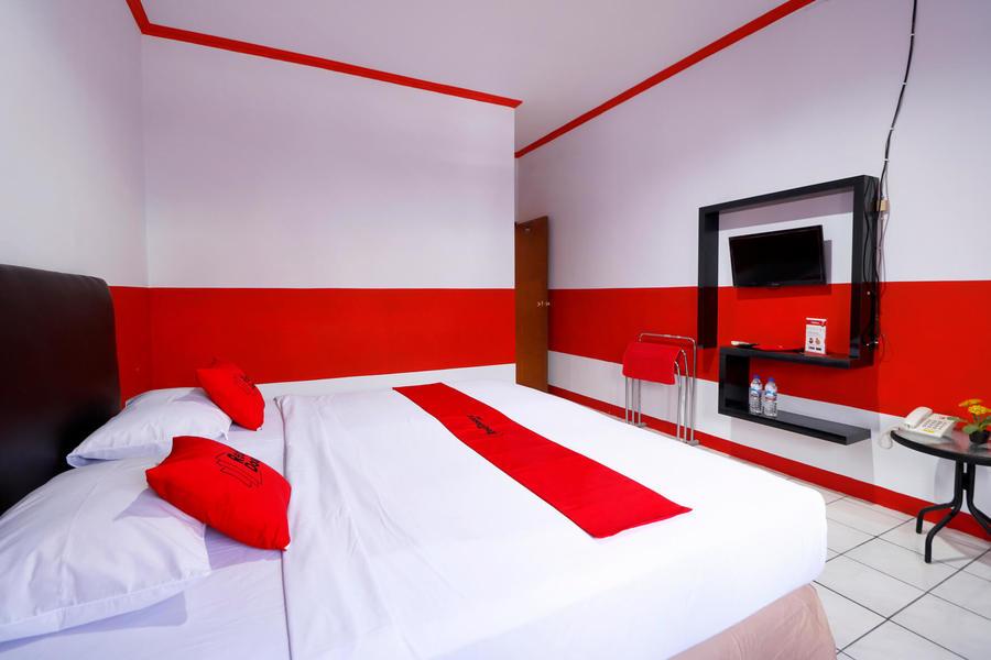 Reddoorz Plus @ Samratulangi Manado Exterior foto