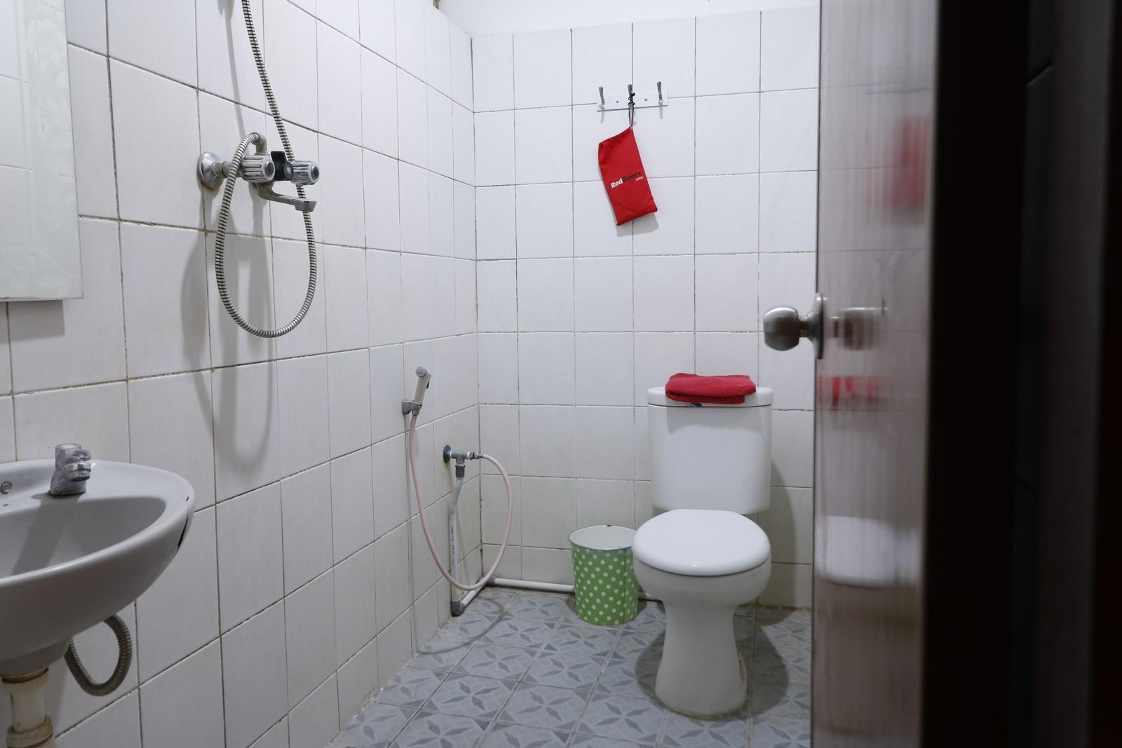 Reddoorz Plus @ Samratulangi Manado Exterior foto