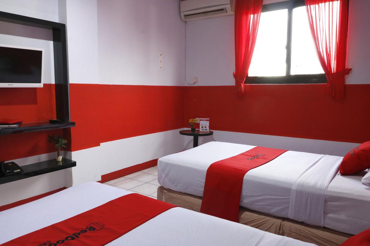 Reddoorz Plus @ Samratulangi Manado Exterior foto